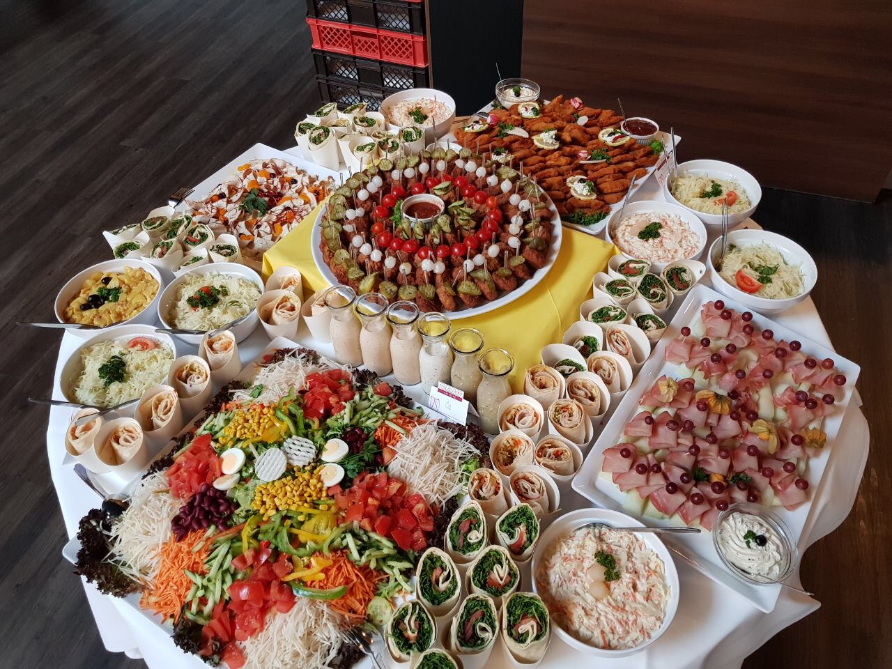 Catering Rundbuffet mit Fingerfood und Häppchen